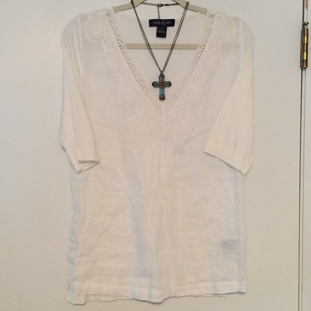 Cute top- linen front w/lace and cotton back